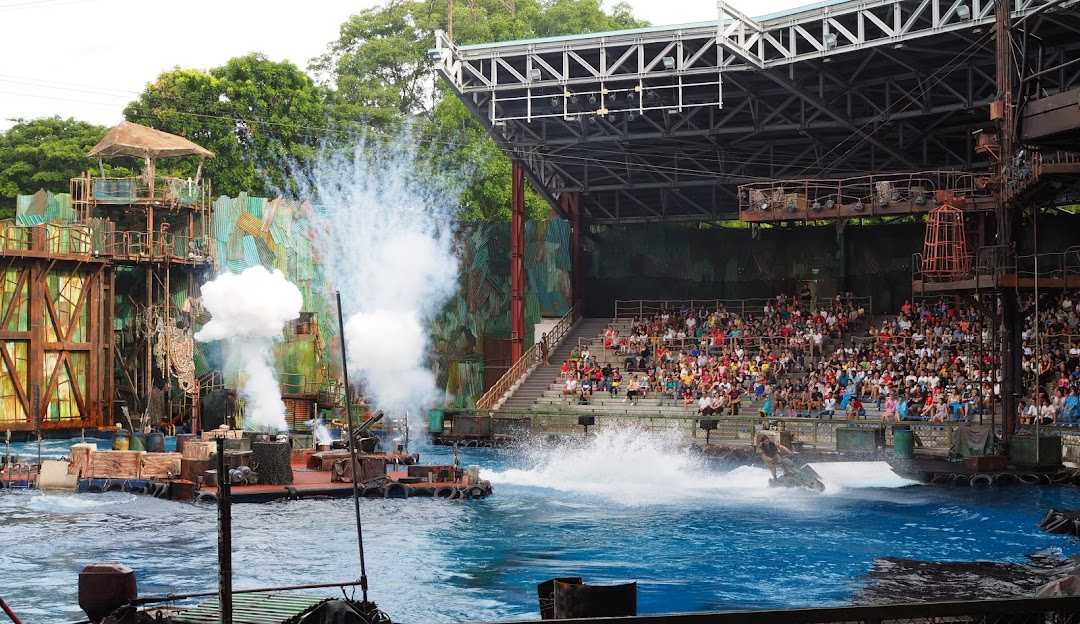 waterworld-show